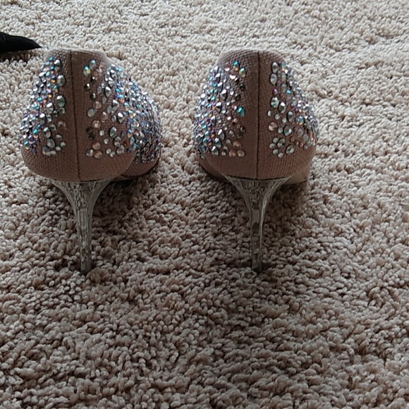 Shoes - Picture 3 of 4